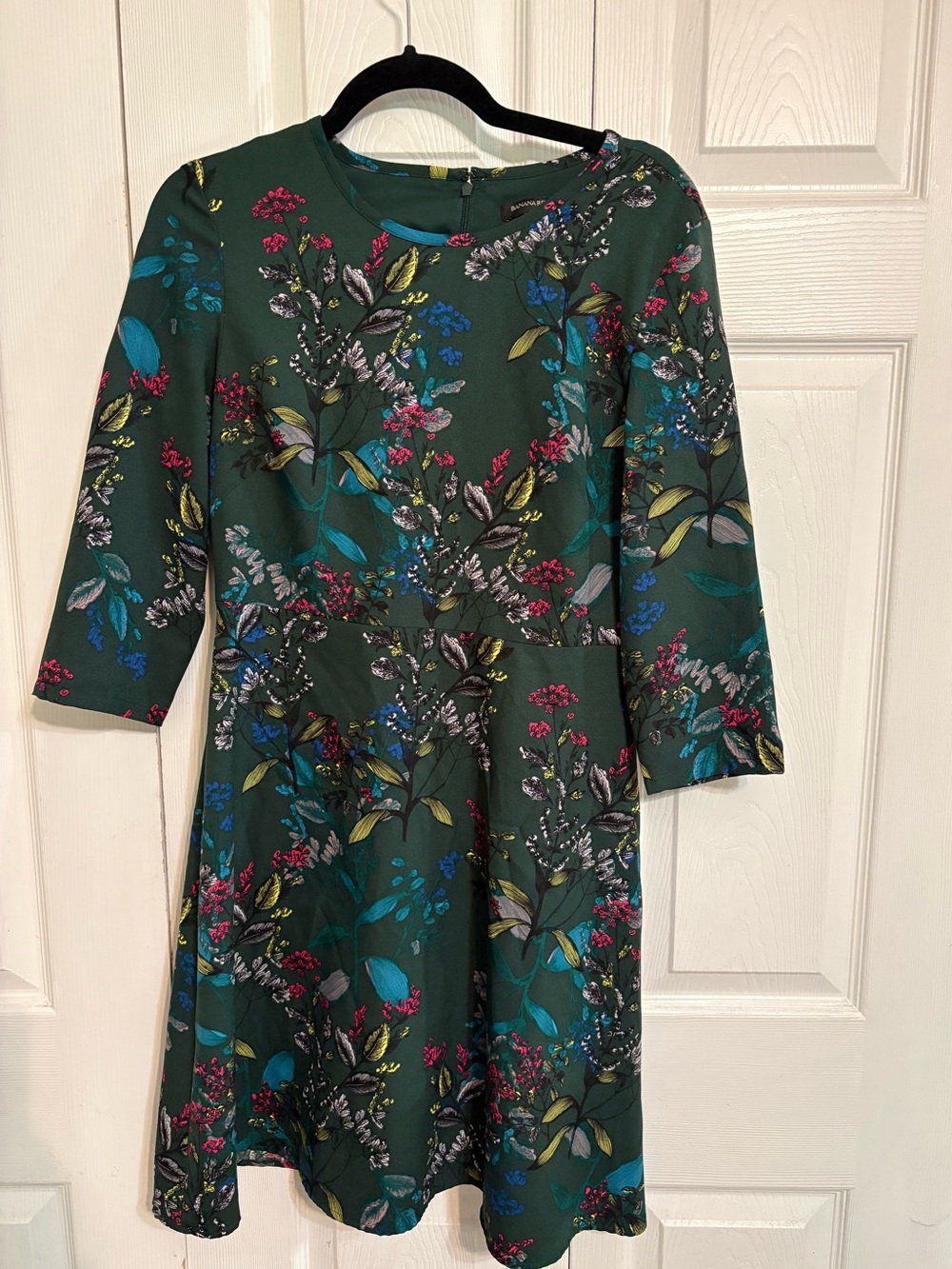 Banana Republic Factory size 4 Women's Green Floral Fit-and-Flare Dress